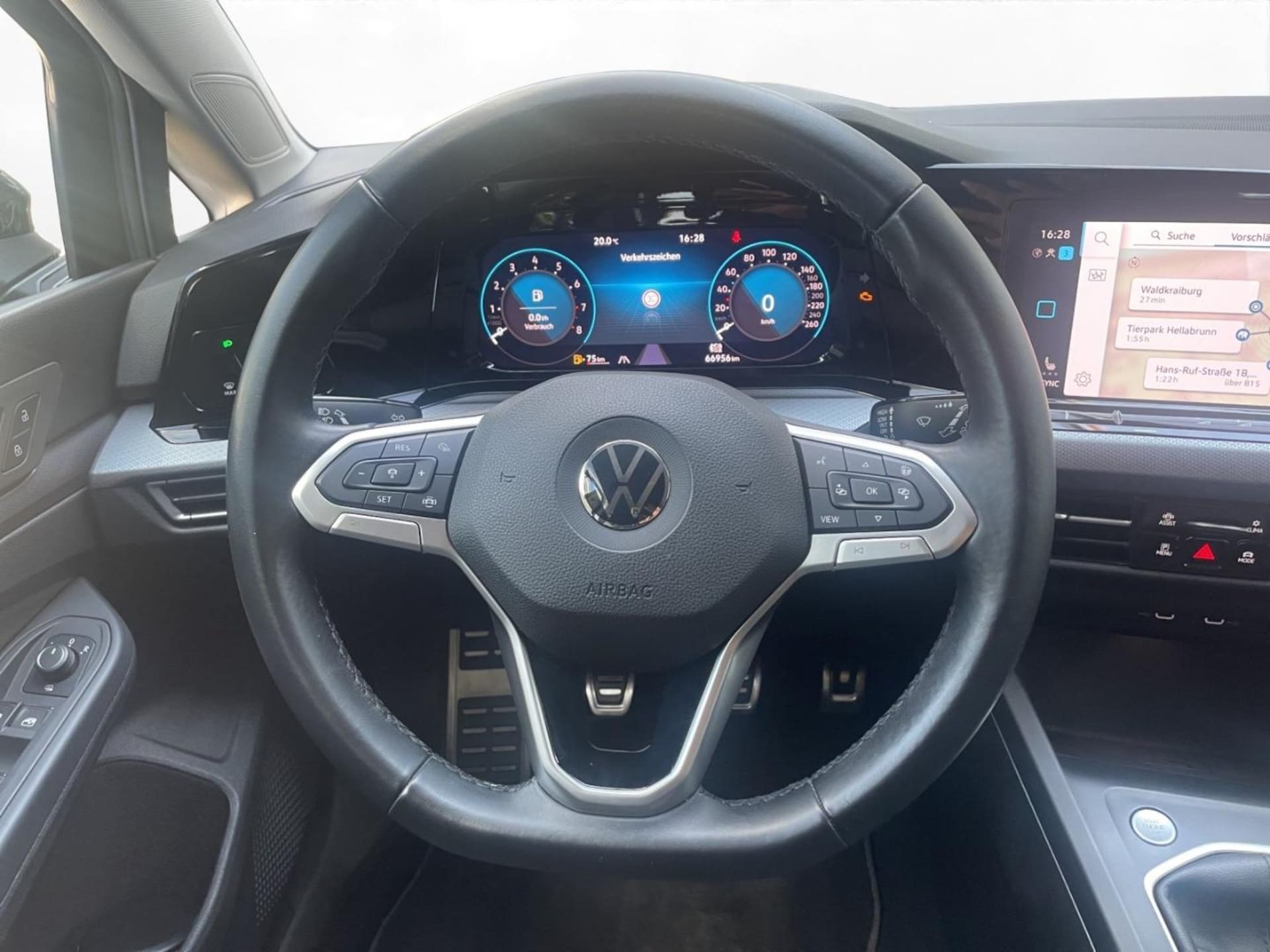 Volkswagen Golf Life