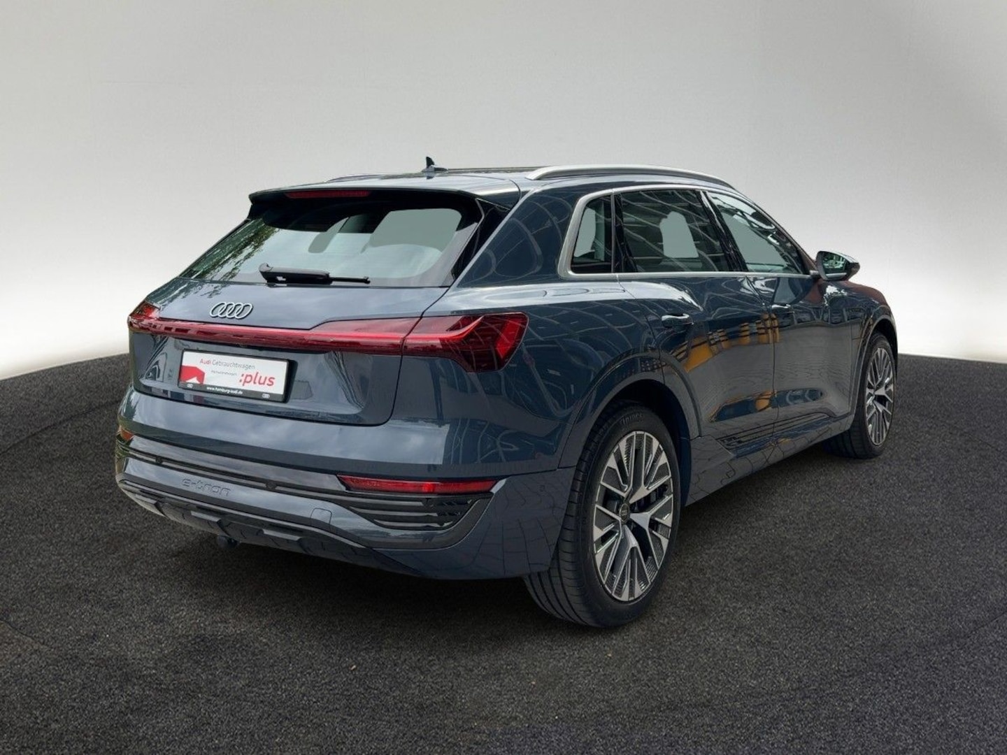 Bild über Audi Q8 e-tron advanced 55 e-tron quattro - für weitere Informationen kontaktieren Sie den Audi Partner