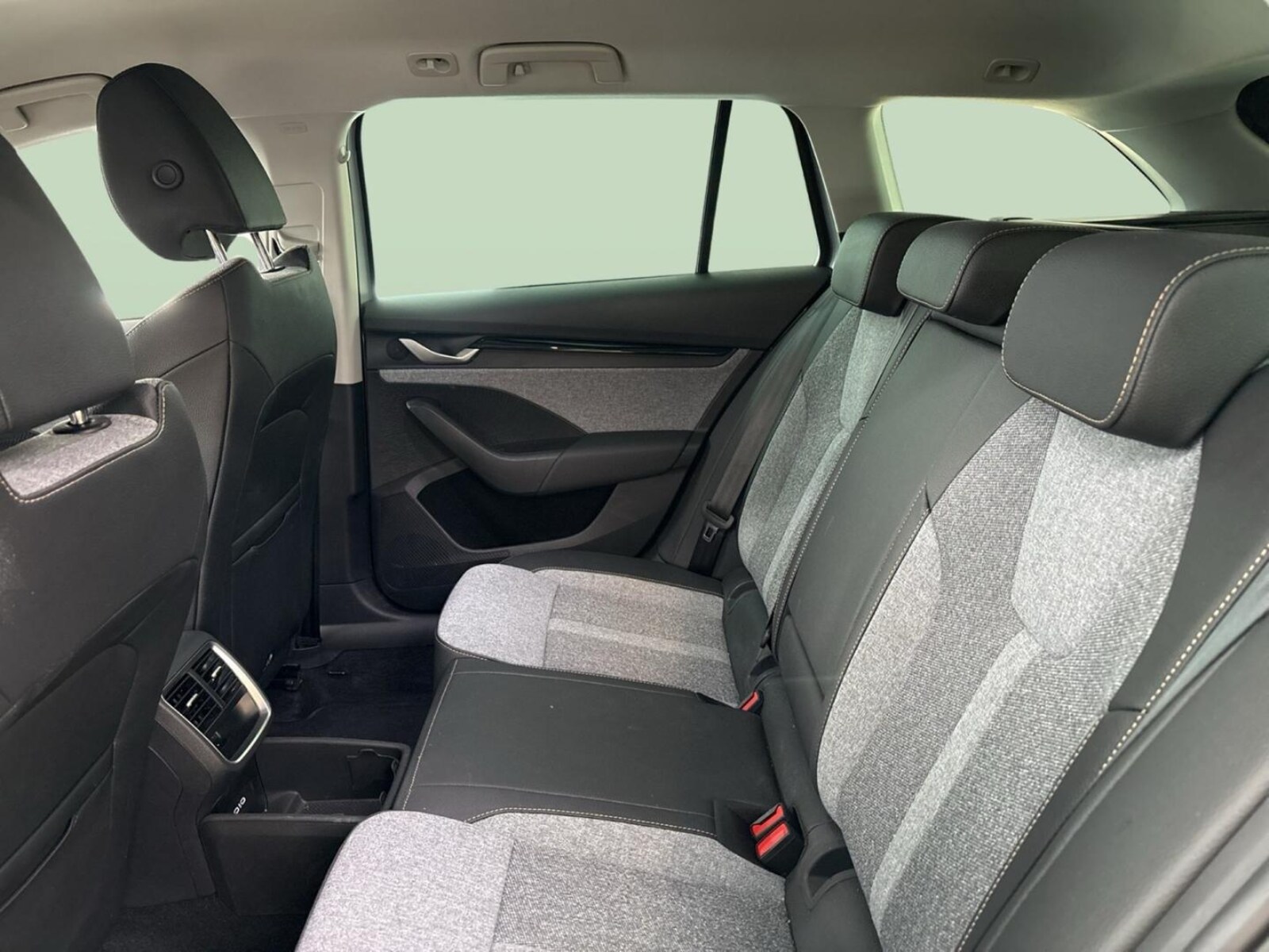 Škoda Octavia Combi – Bild 11