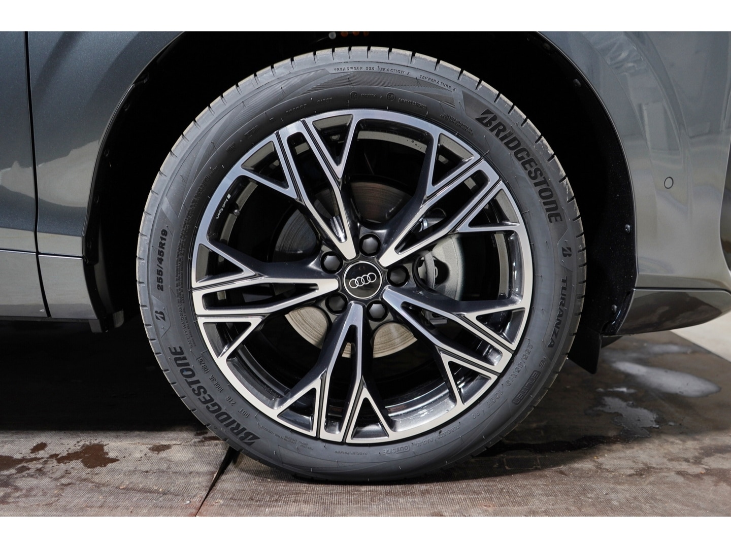 Bild über Audi Q3 SUV TFSI 110 kW S tronic - für weitere Informationen kontaktieren Sie den Audi Partner