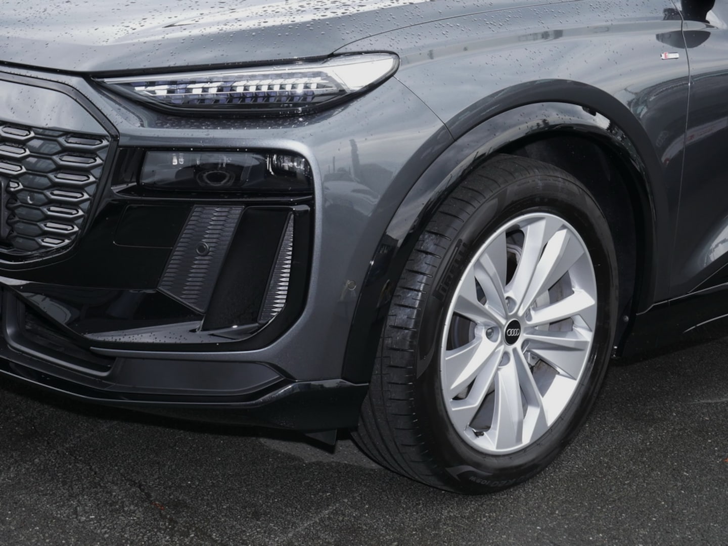 Bild über Audi Q6 SUV e-tron e-tron performance - für weitere Informationen kontaktieren Sie den Audi Partner