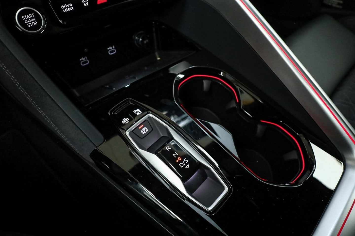 Bild über Audi Q5 SUV e-hybrid e-hybrid quattro 220 kW S tronic - für weitere Informationen kontaktieren Sie den Audi Partner