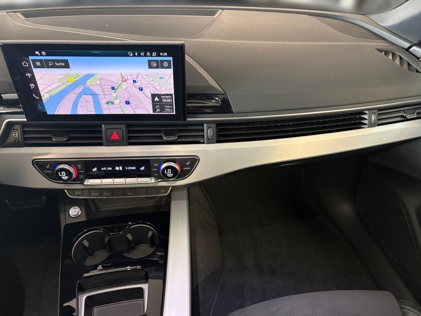 Bild über Audi A4 Avant S line 40 TFSI S tronic - für weitere Informationen kontaktieren Sie den Audi Partner