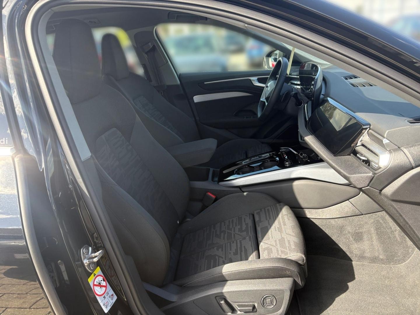 Bild über Audi A6 Avant TFSI 150 kW S tronic - für weitere Informationen kontaktieren Sie den Audi Partner