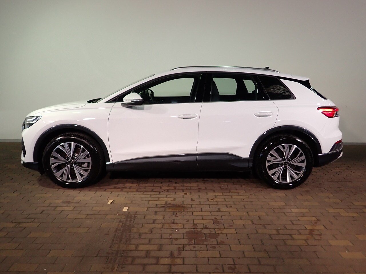Image about Audi Q4 e-tron 40 e-tron 150,00 kW