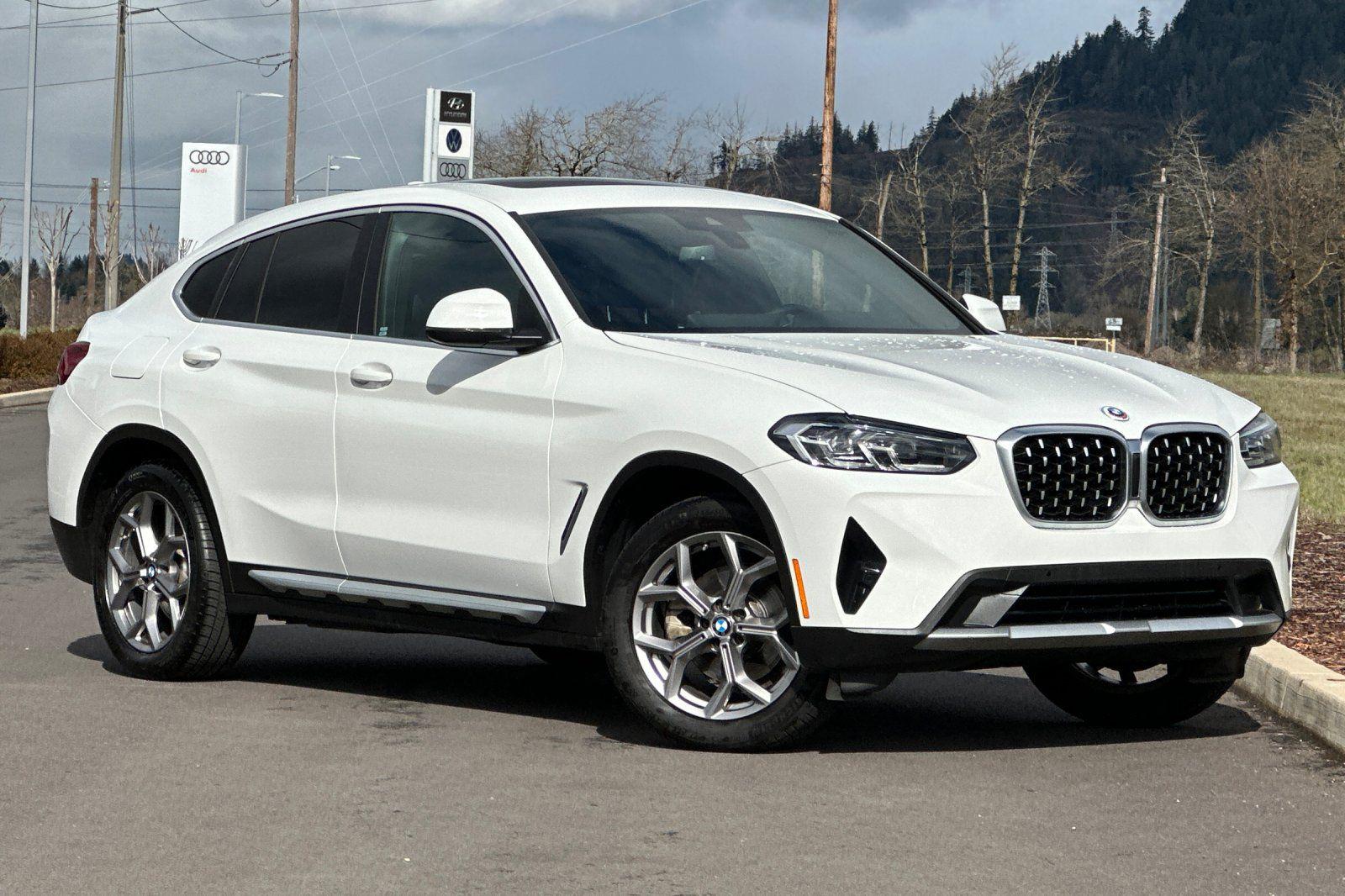 2023 BMW X4 xDrive30i's photo