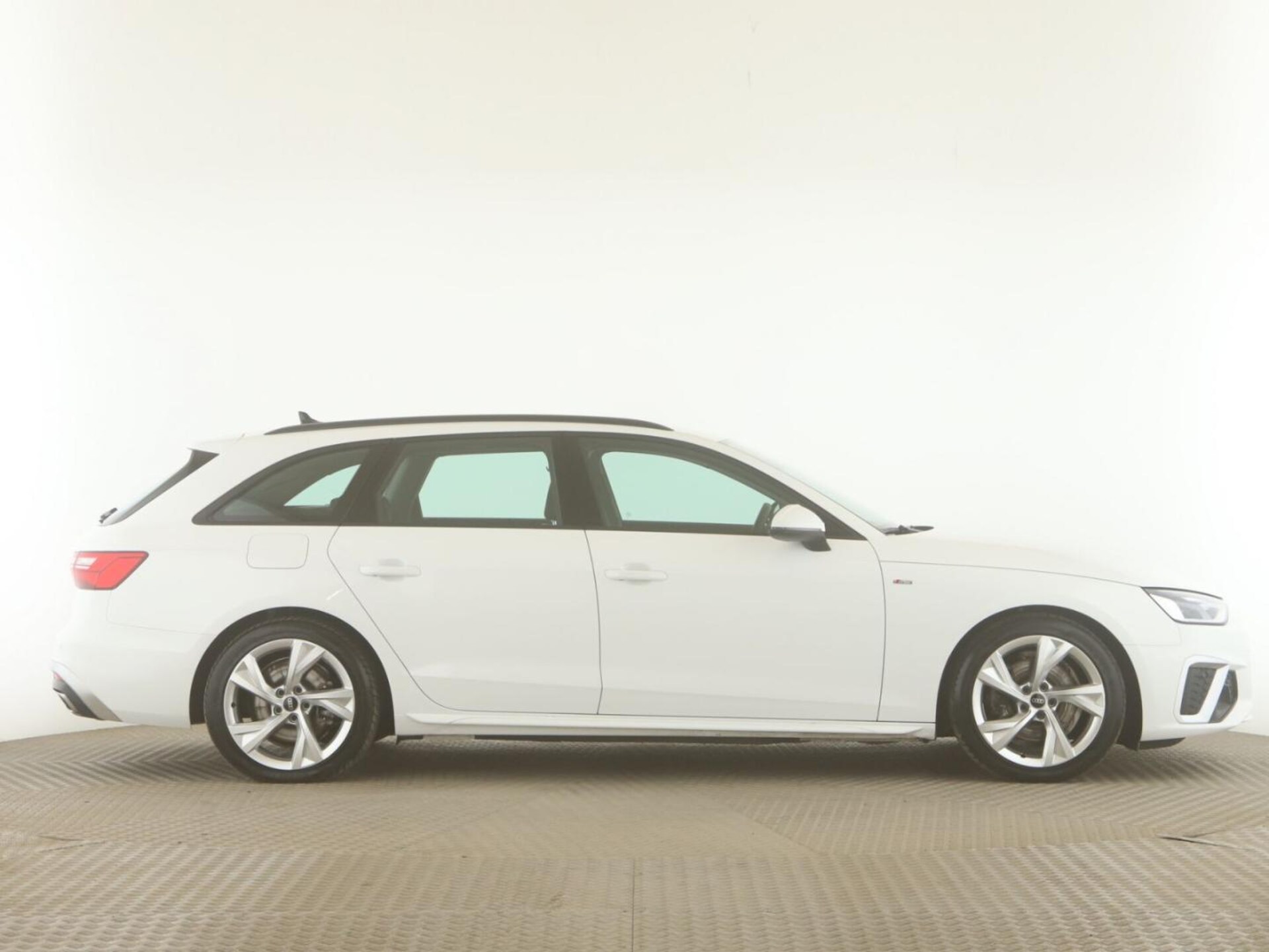 Audi A4 Avant S line