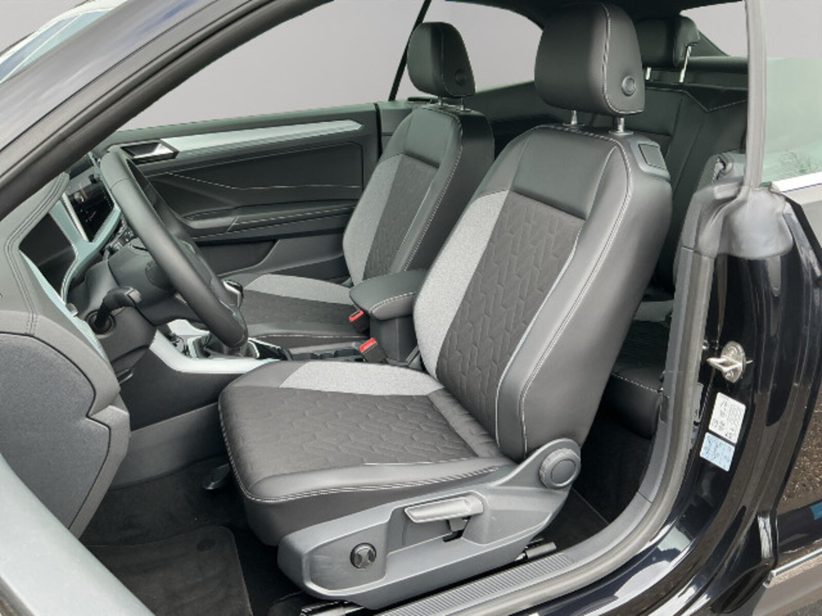 Volkswagen T-Roc Cabriolet – Bild 11