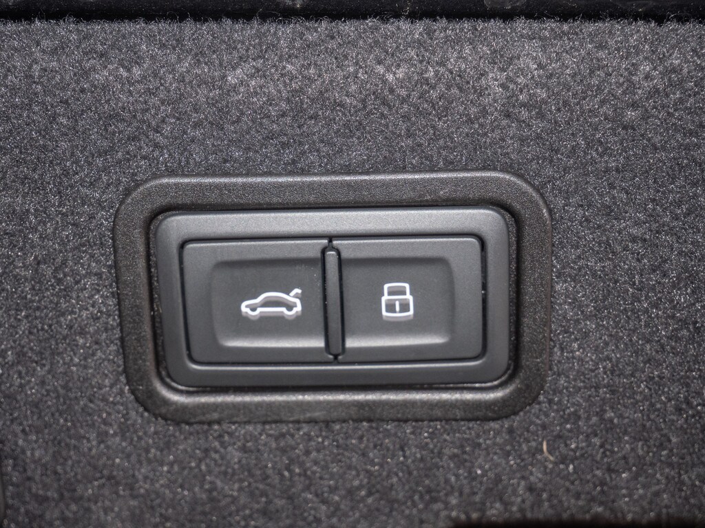 Image about Audi S8 TFSI quattro tiptronic