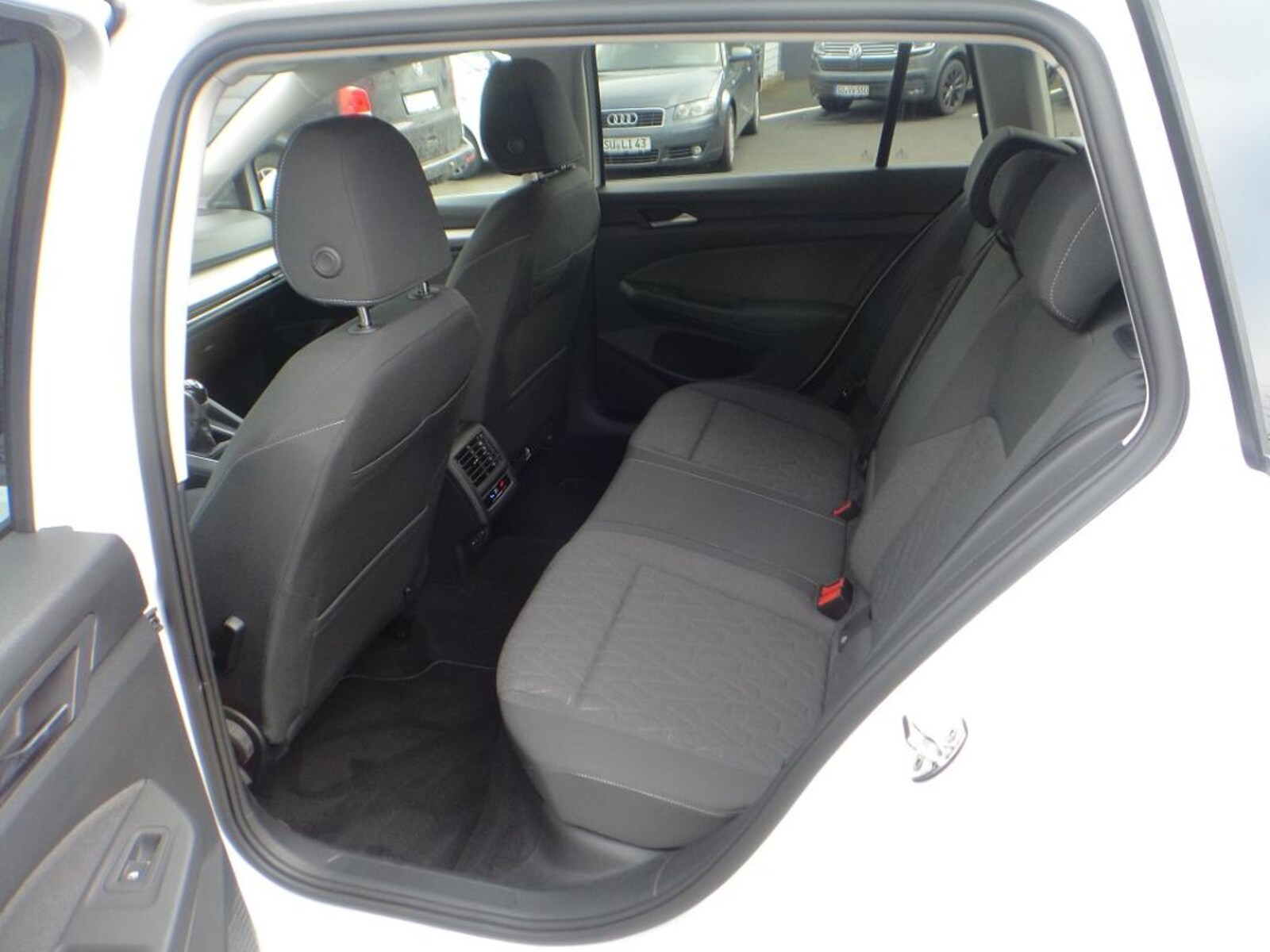Volkswagen Golf Variant – Bild 6