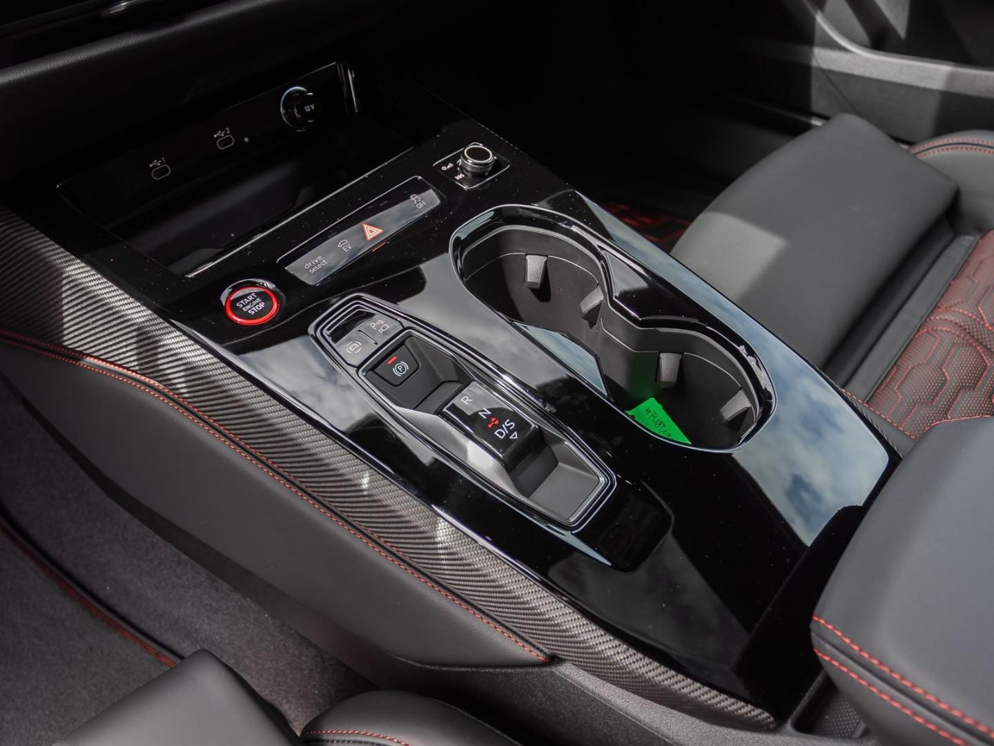Bild über Audi RS 5 Limousine TFSI quattro 470 kW tiptronic - für weitere Informationen kontaktieren Sie den Audi Partner