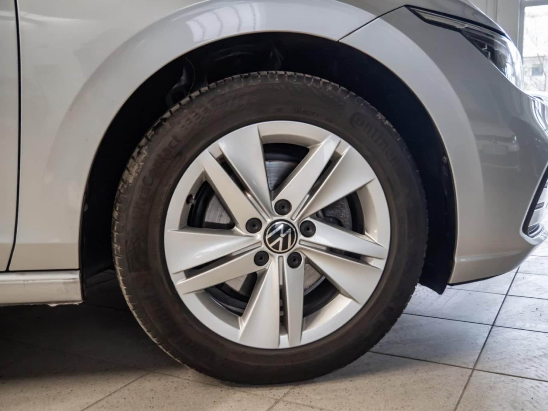 Volkswagen Golf Variant Life