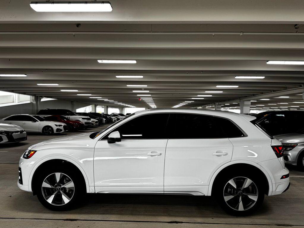 2023 Audi Q5 40 Premium's photo
