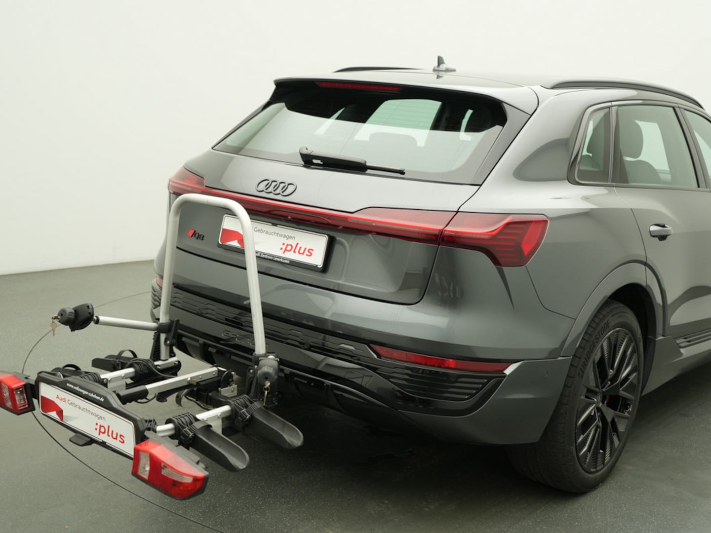 Bild über Audi Q8 e-tron S line 50 e-tron quattro - für weitere Informationen kontaktieren Sie den Audi Partner