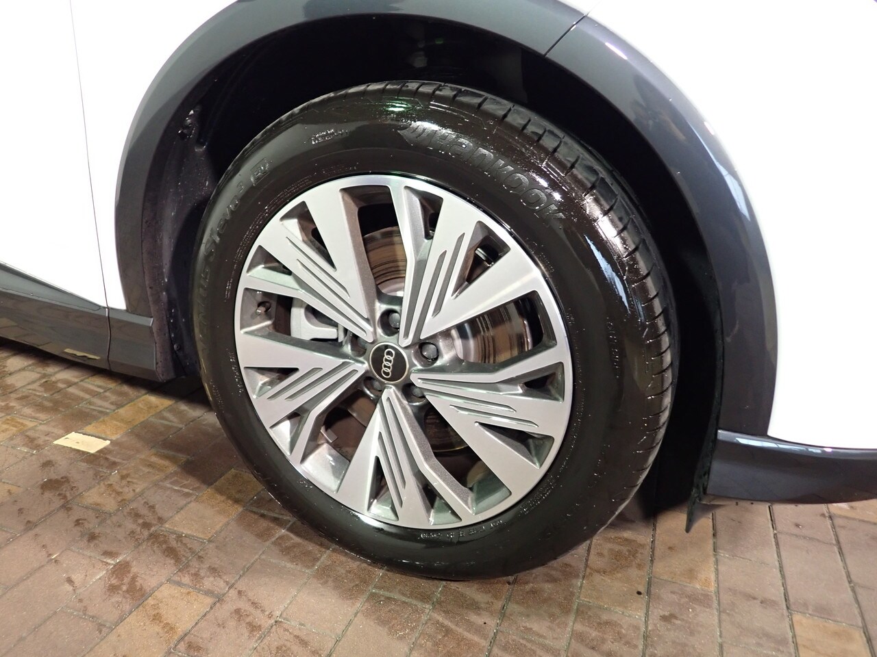 Image about Audi Q4 e-tron 40 e-tron 150,00 kW