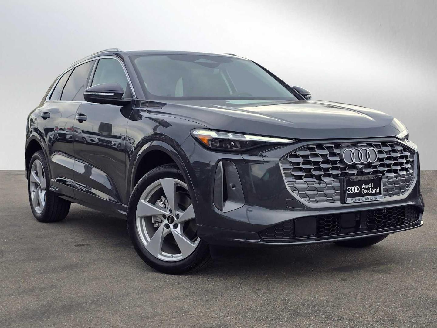 2025 Audi Q5 40 Premium Plus's photo