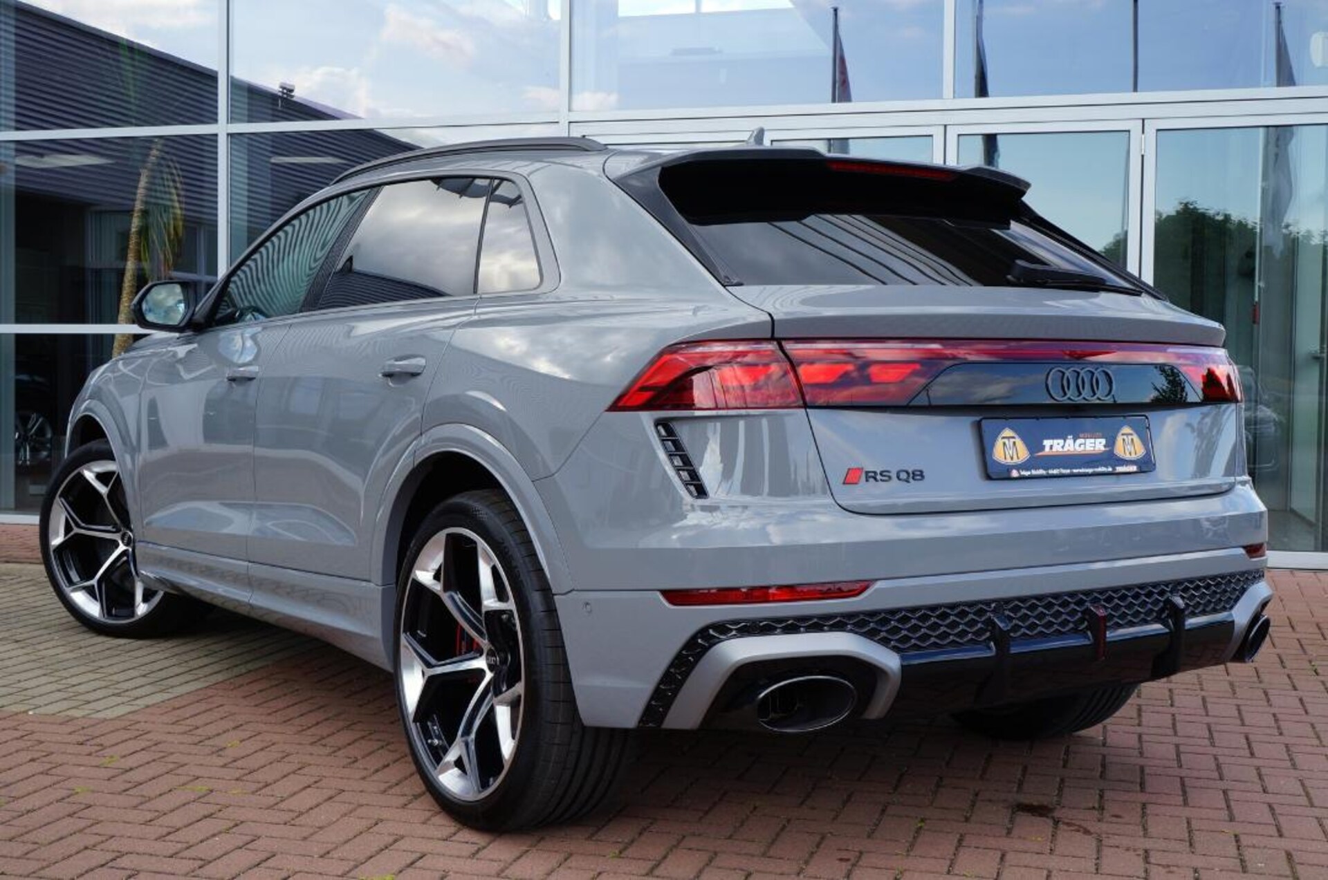Audi RS Q8 SUV performance