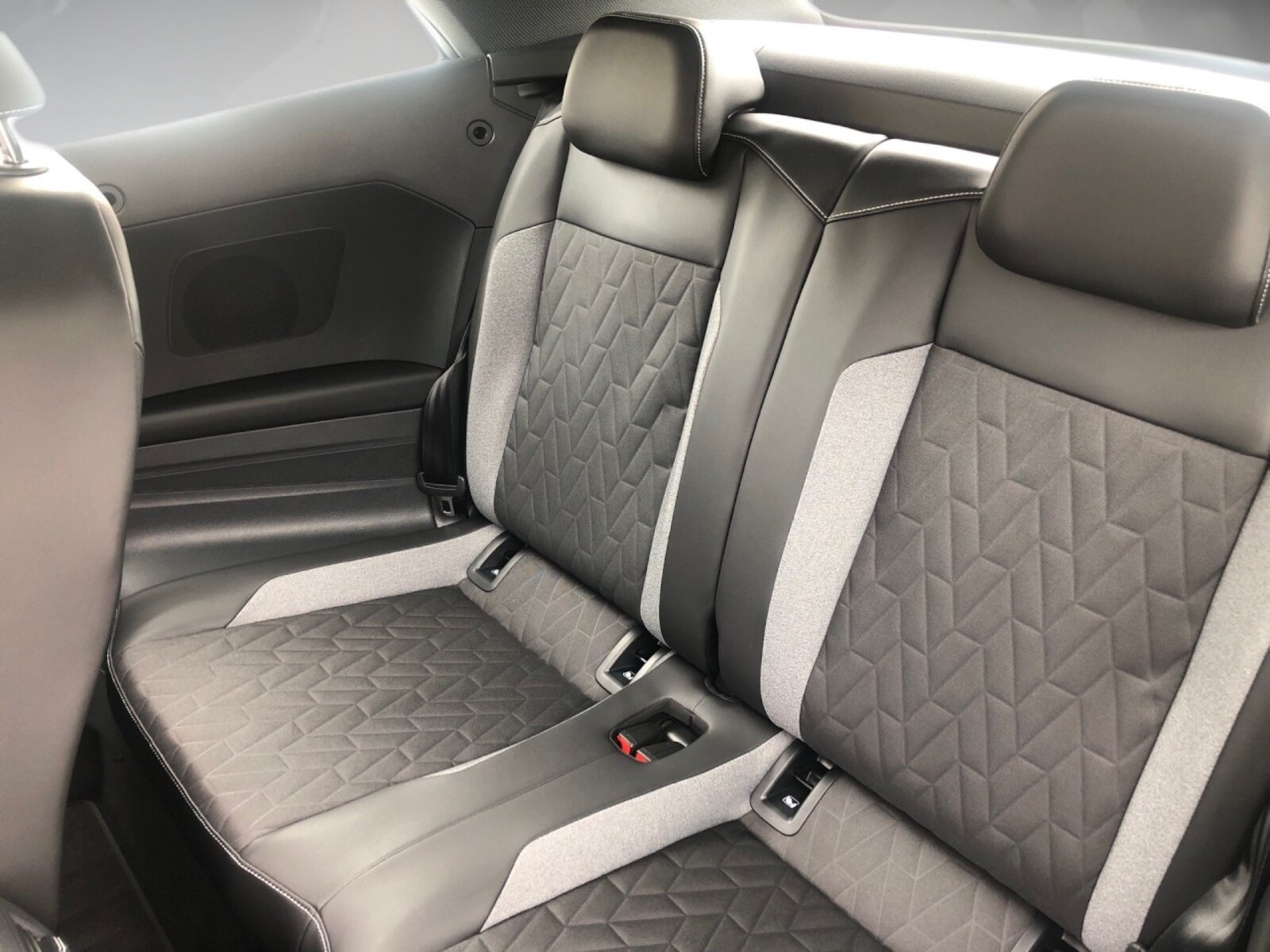 Volkswagen T-Roc Cabriolet – Bild 8