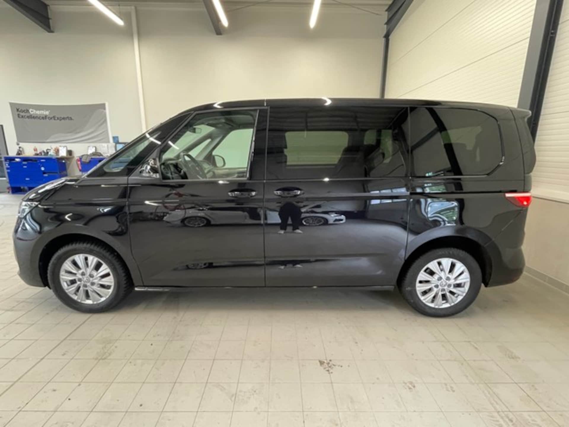 Volkswagen Multivan Basis-Modell