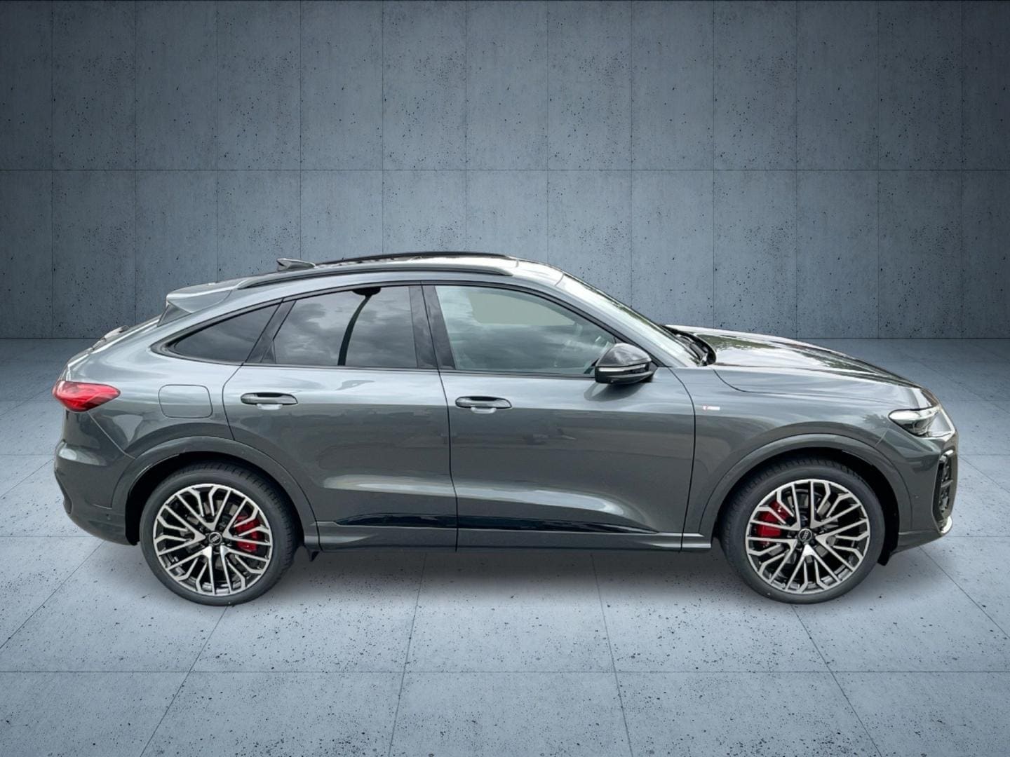 Bild über Audi Q5 Sportback TDI quattro 220 kW S tronic - für weitere Informationen kontaktieren Sie den Audi Partner