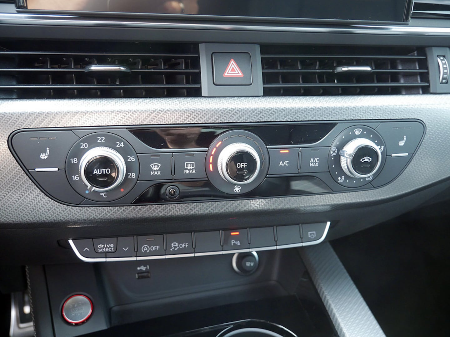 Bild über Audi RS 4 Avant TFSI quattro tiptronic - für weitere Informationen kontaktieren Sie den Audi Partner