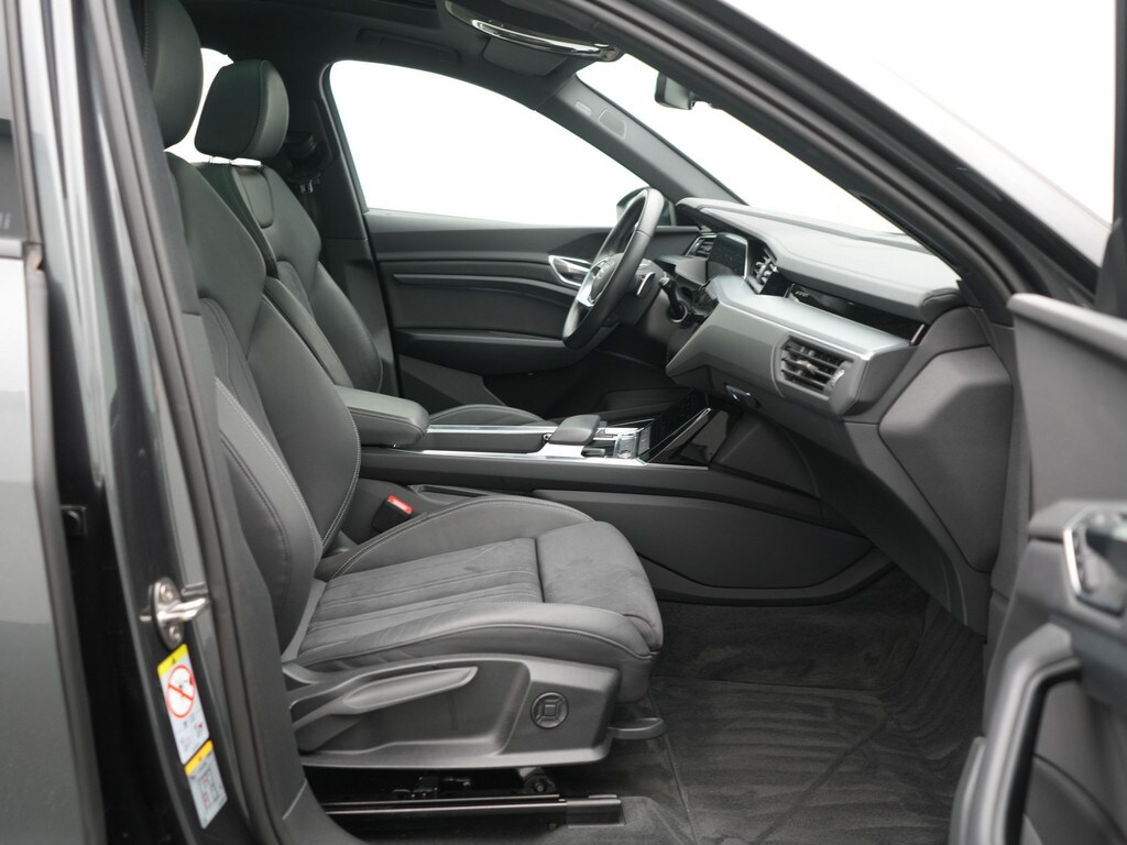 Image about Audi Q8 e-tron S line 50 e-tron quattro