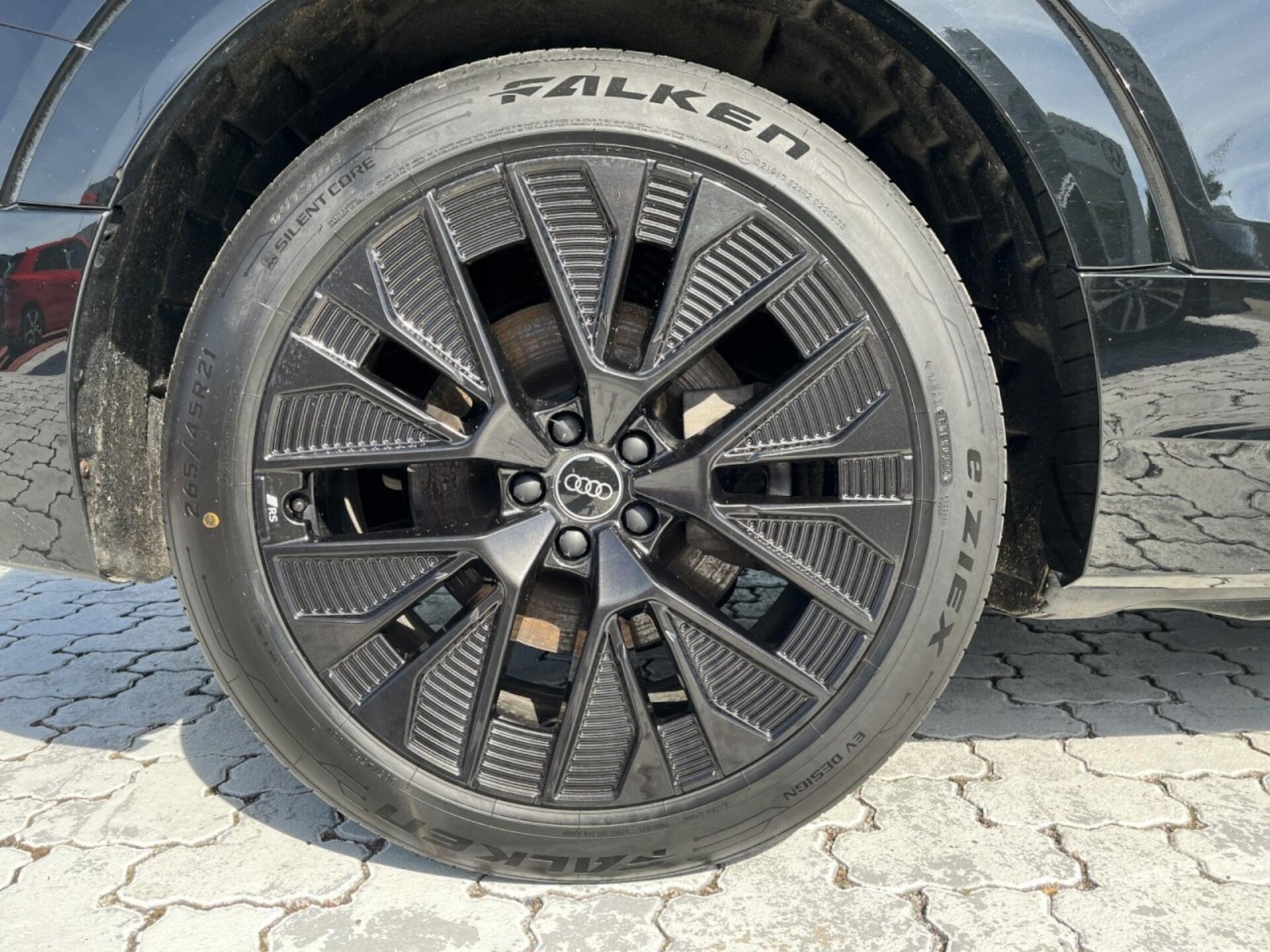 Audi Q8 e-tron S line