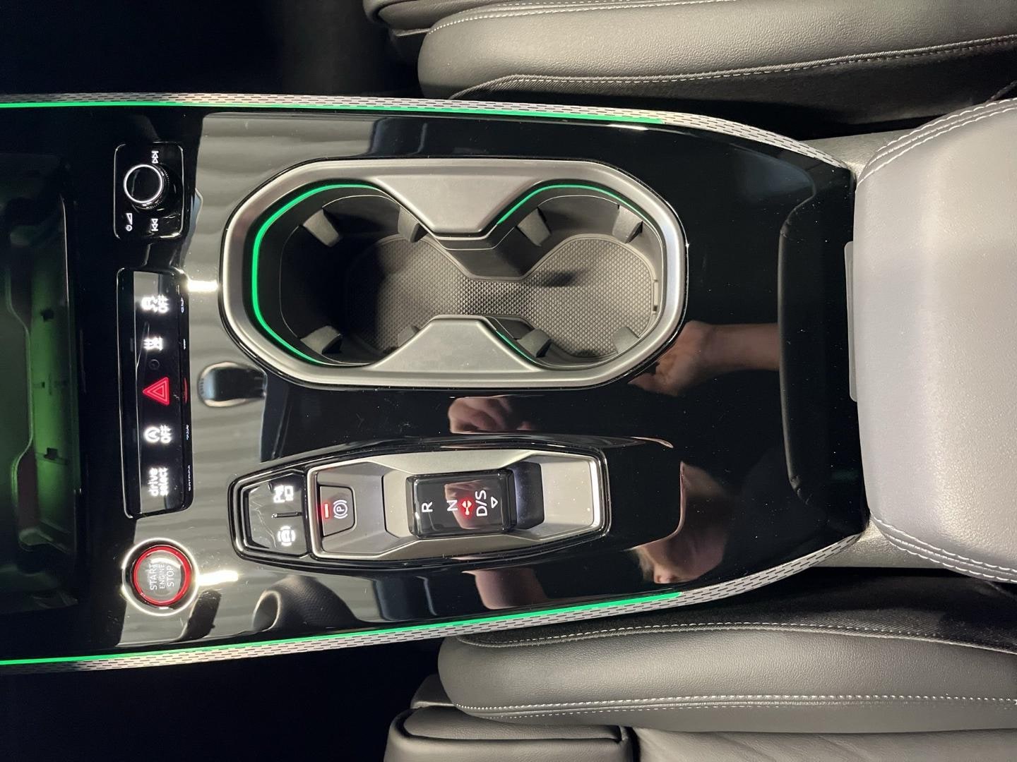Bild über Audi A6 Avant TFSI 150 kW S tronic - für weitere Informationen kontaktieren Sie den Audi Partner