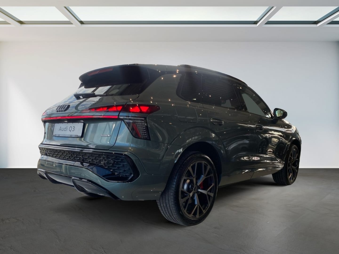 Bild über Audi Q3 SUV TFSI quattro 195 kW S tronic - für weitere Informationen kontaktieren Sie den Audi Partner