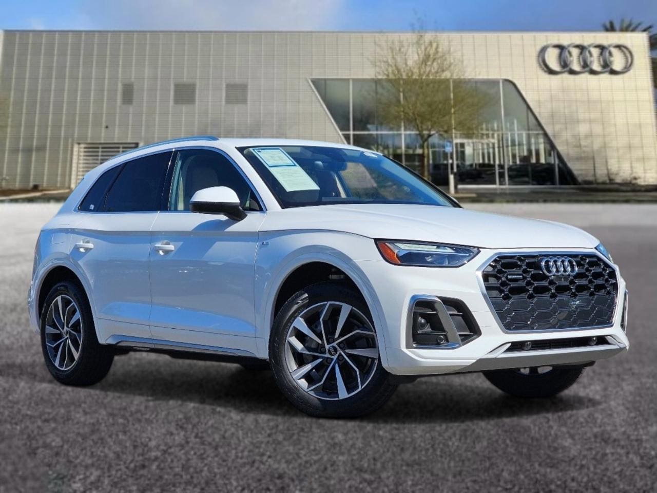 2023 Audi Q5 45 Premium Plus's photo