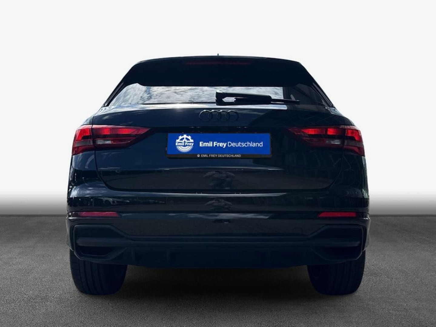 Bild über Audi Q3 S line 35 TFSI Schaltgetriebe - für weitere Informationen kontaktieren Sie den Audi Partner