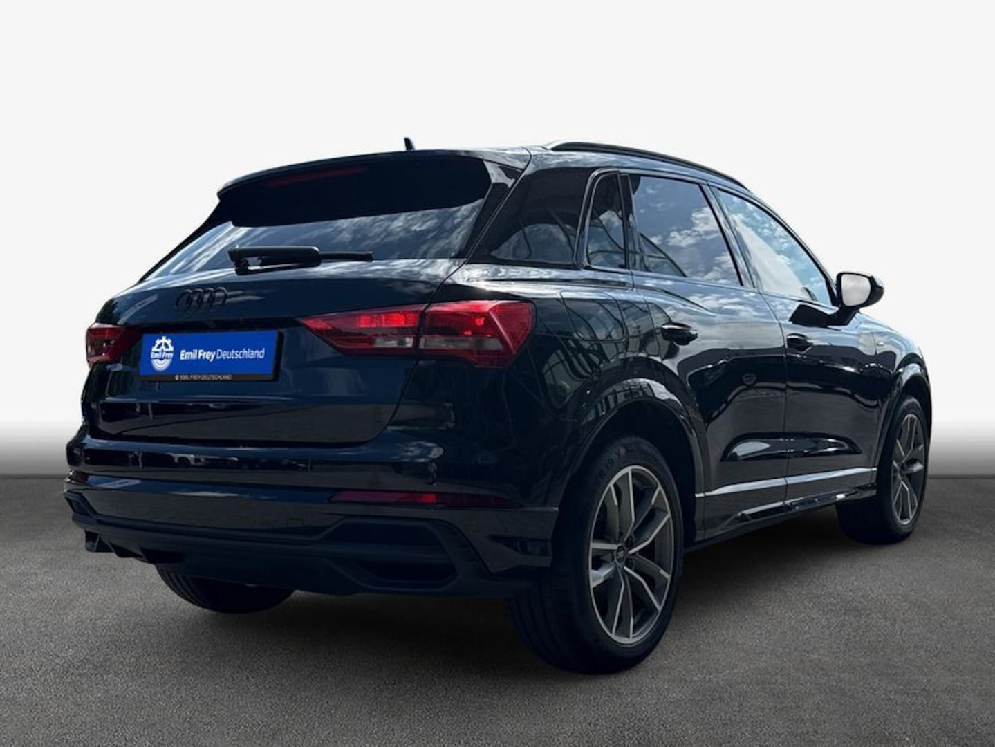 Bild über Audi Q3 S line 35 TFSI Schaltgetriebe - für weitere Informationen kontaktieren Sie den Audi Partner