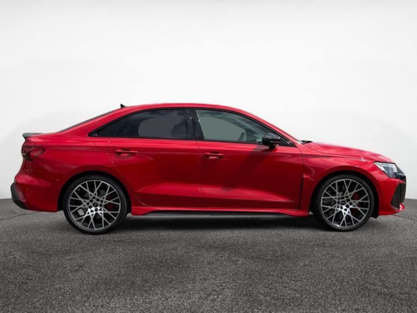 Bild über Audi RS 3 Limousine TFSI quattro S tronic - für weitere Informationen kontaktieren Sie den Audi Partner