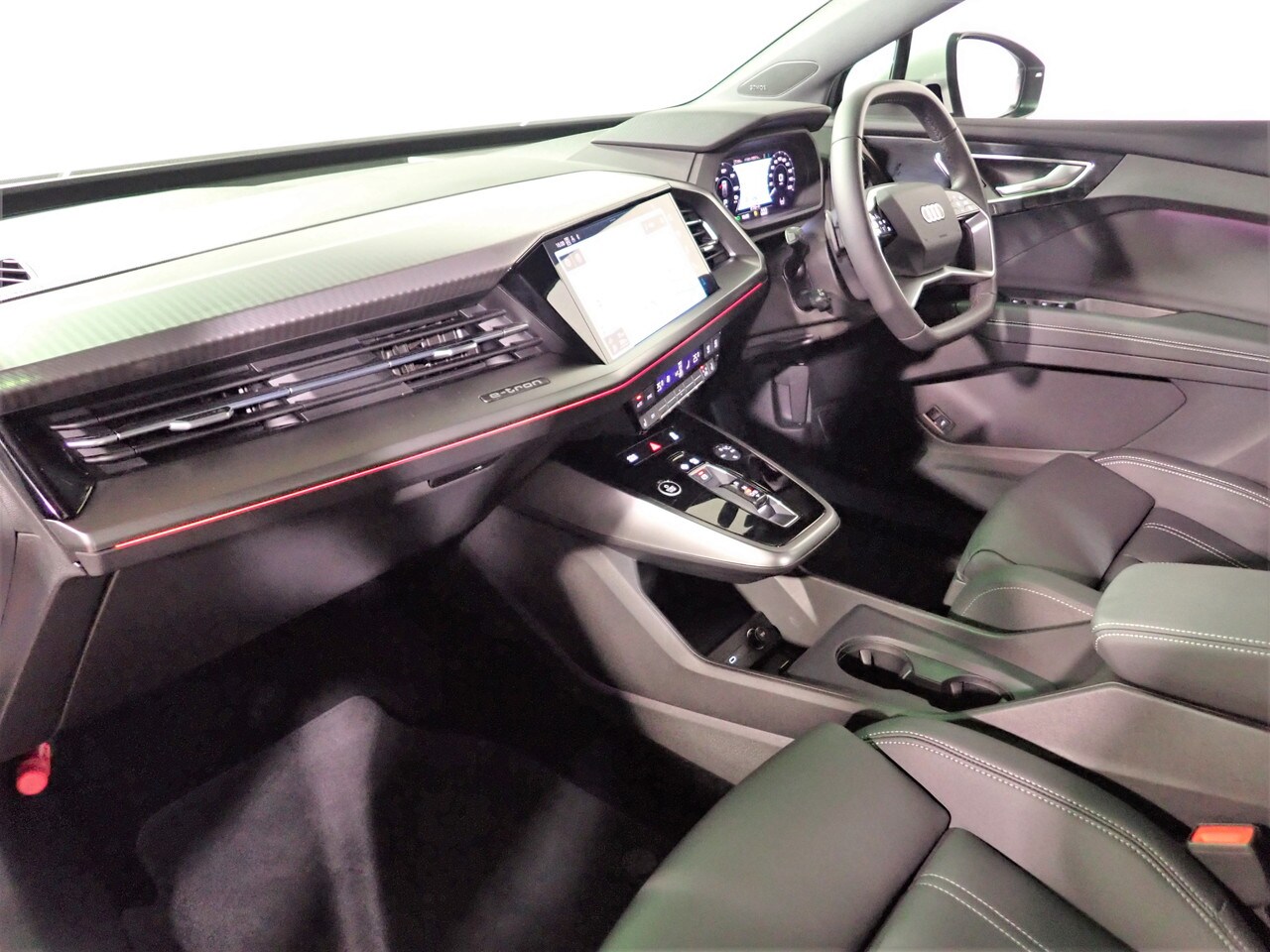 Image about Audi Q4 e-tron 40 e-tron 150,00 kW