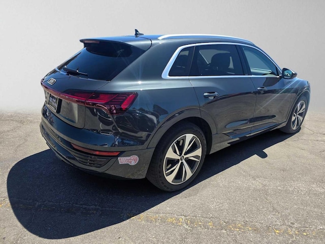 2024 Audi Q8 e-tron