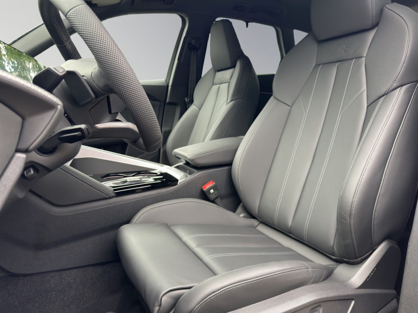 Bild über Audi Q5 SUV TDI quattro 150 kW S tronic - für weitere Informationen kontaktieren Sie den Audi Partner