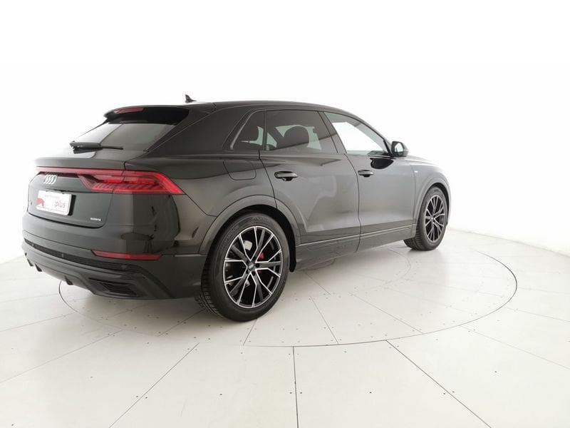 Immagine di Audi Q8 Sport 55 TFSI quattro 250 kW (340 CV) tiptronic - Vista: for more details contact your dealer