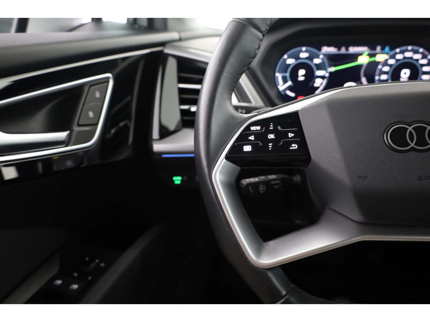 Bild über Audi Q4 e-tron 45 e-tron - für weitere Informationen kontaktieren Sie den Audi Partner