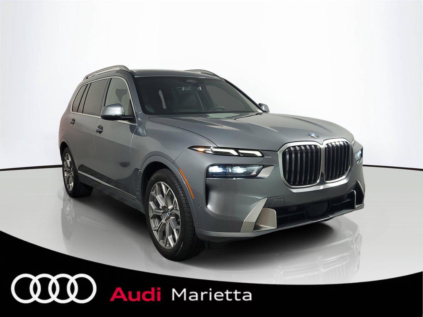 2023 BMW X7