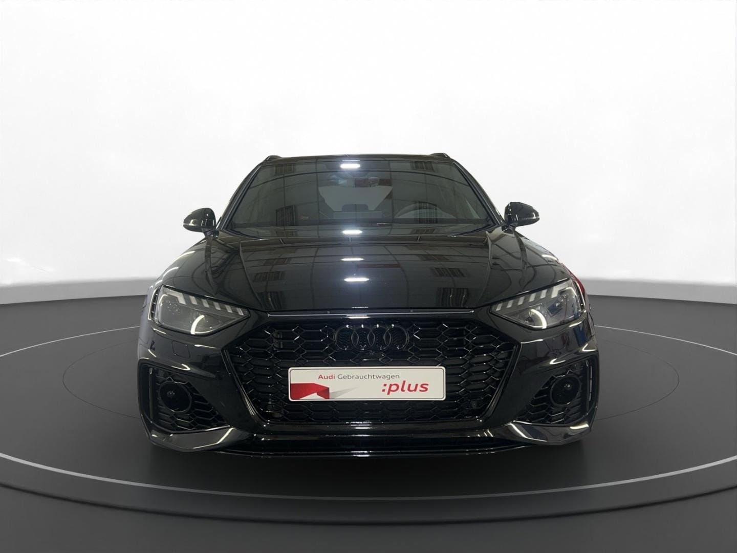 Bild über Audi RS 4 Avant TFSI quattro tiptronic - für weitere Informationen kontaktieren Sie den Audi Partner