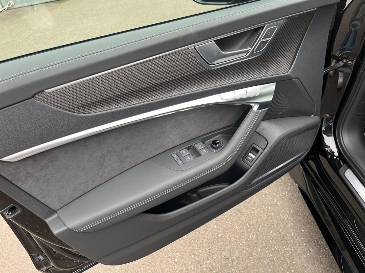 Image about Audi RS 6 Avant TFSI quattro tiptronic