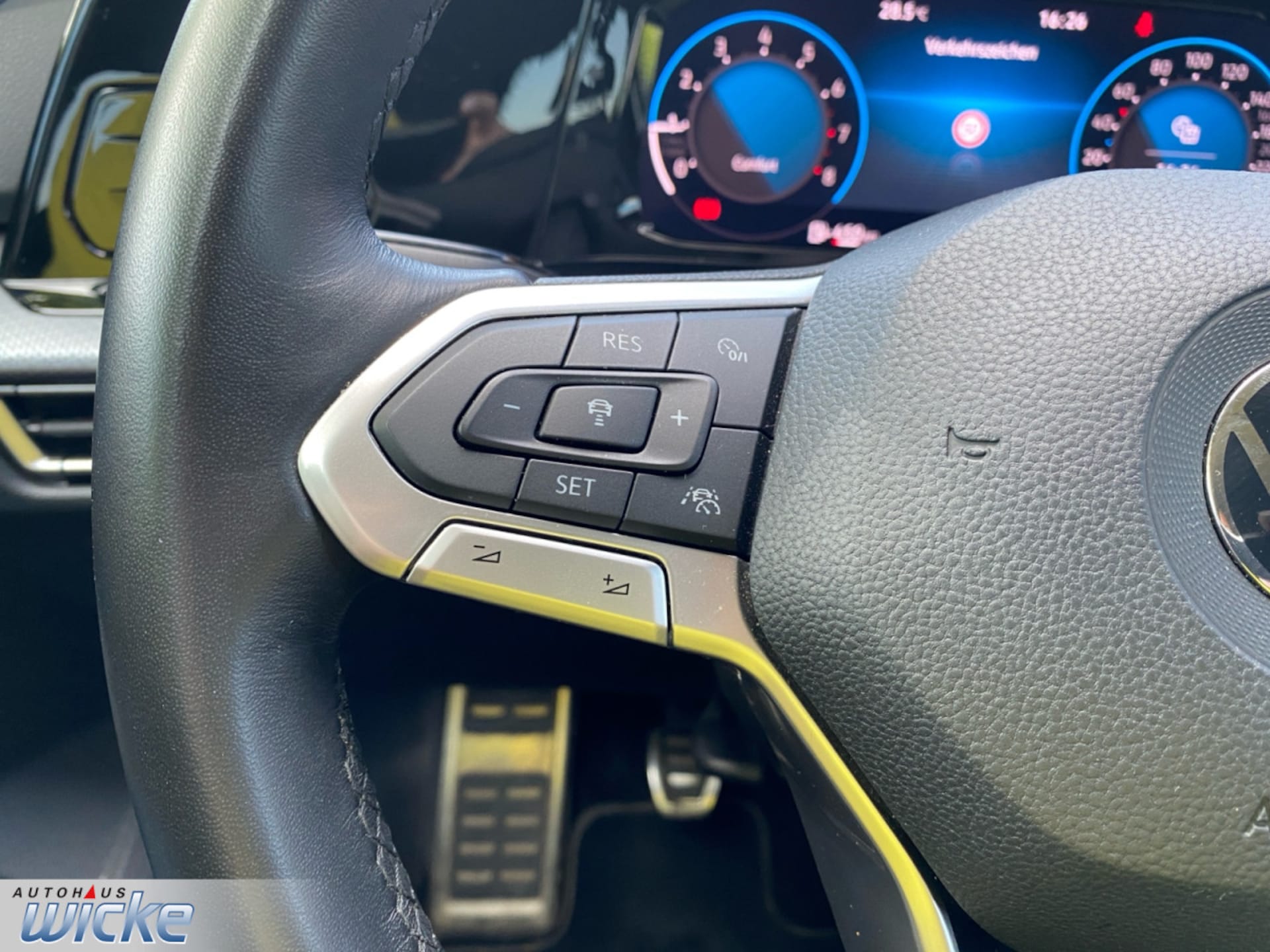 Volkswagen Golf Active