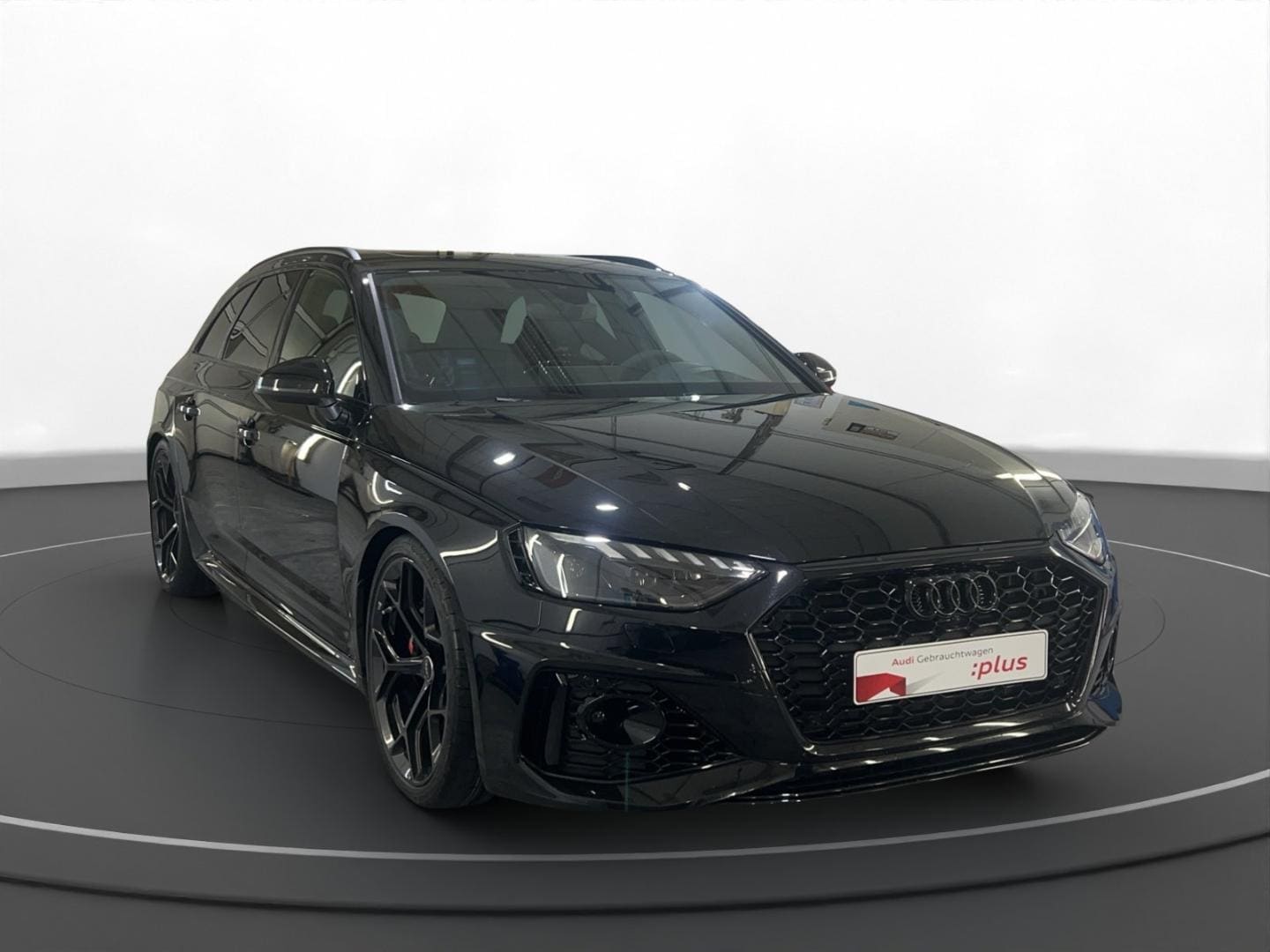 Bild über Audi RS 4 Avant TFSI quattro tiptronic - für weitere Informationen kontaktieren Sie den Audi Partner
