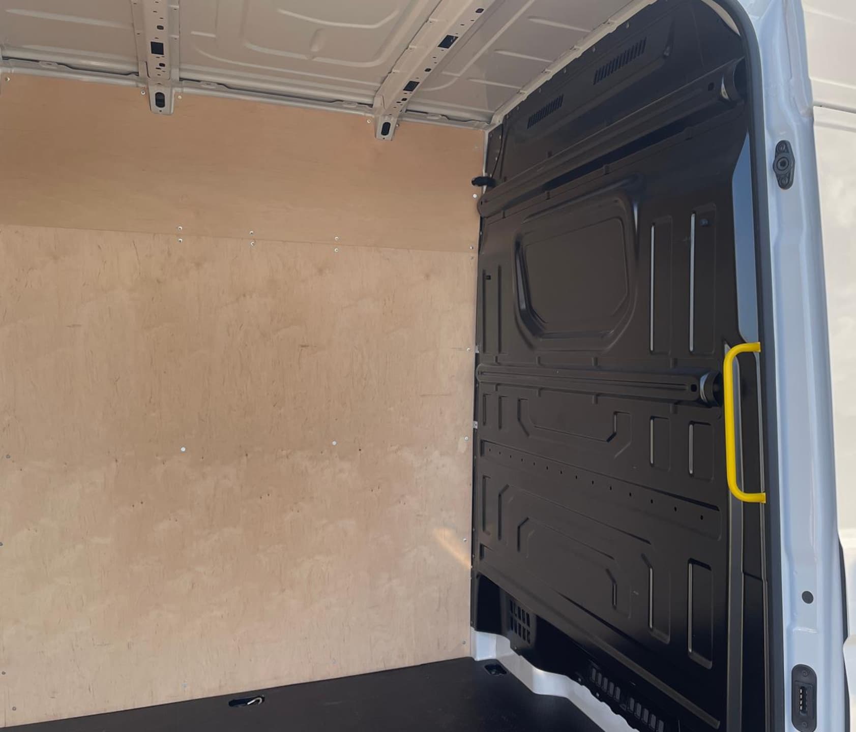 Volkswagen Crafter Furgon długi rozstaw osi