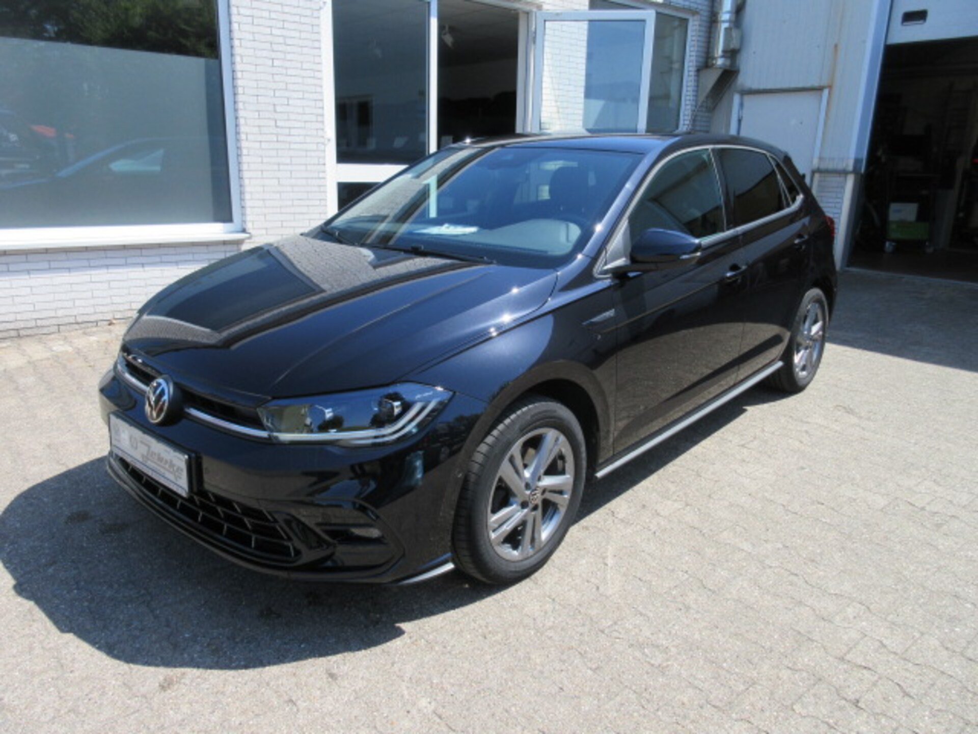 Volkswagen Polo 2023 — 1.0 TSI DSG NAVI KAMERA IQ LIGHT ALU ACC APS SITZHEIZUNG CLIMATRONIC
