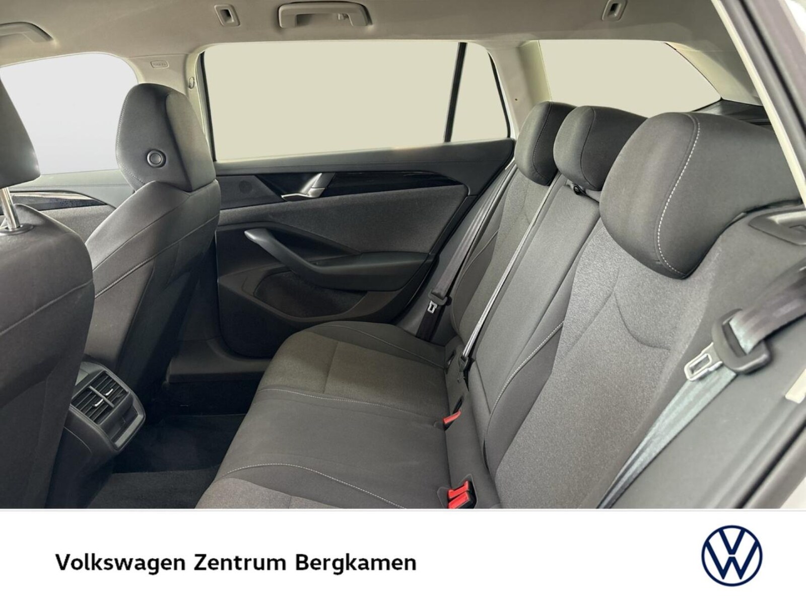 Volkswagen Passat – Bild 9