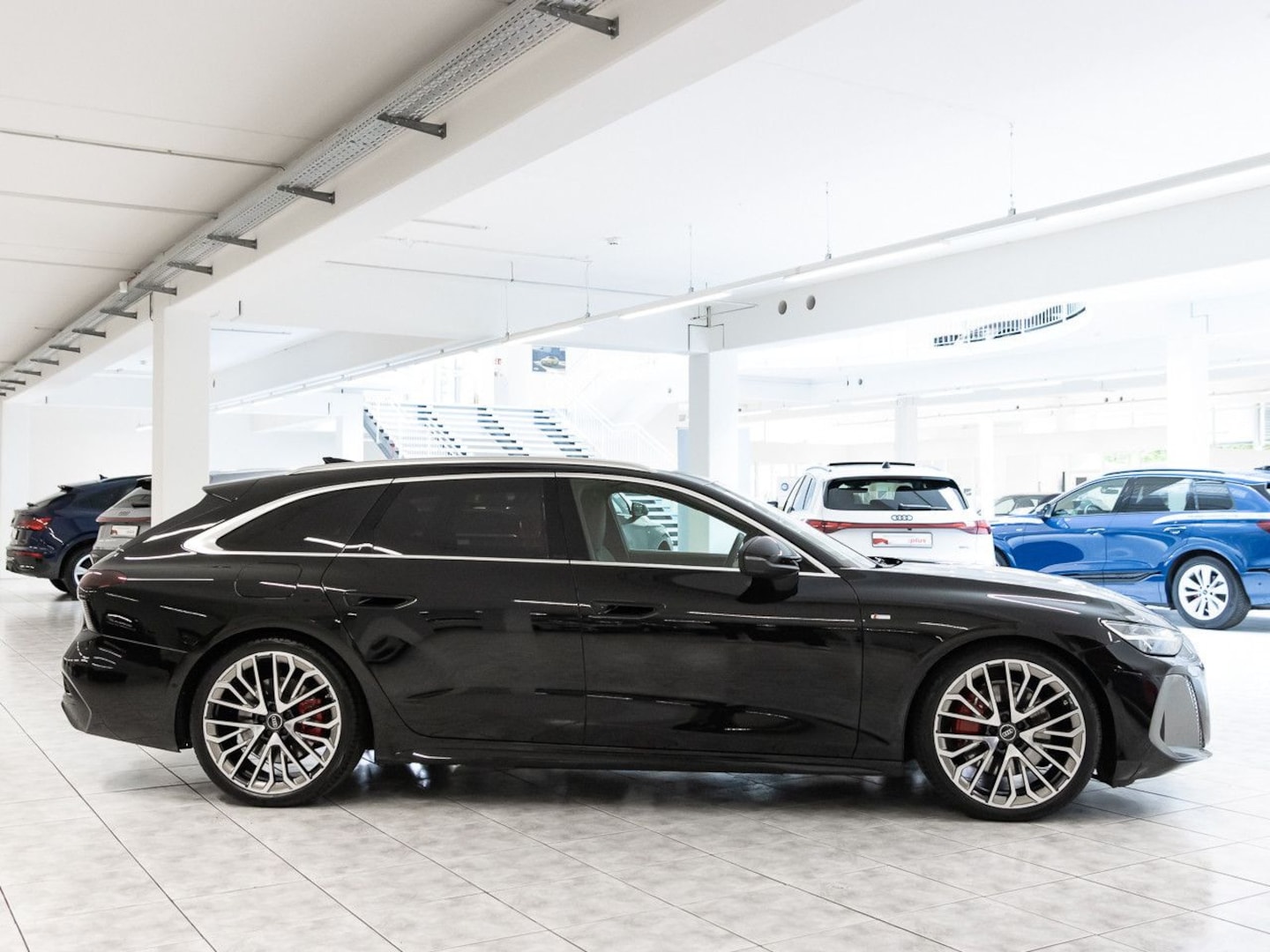 Bild über Audi A6 Avant TFSI quattro 270 kW S tronic - für weitere Informationen kontaktieren Sie den Audi Partner