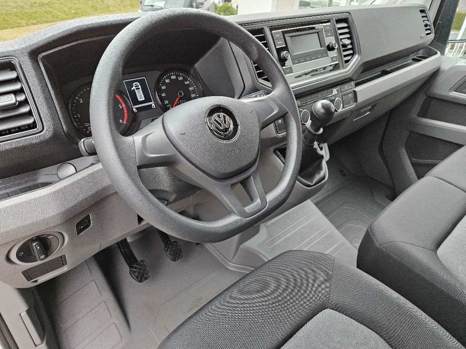 Volkswagen Crafter Kasten mittlerer Radstand – Bild 4