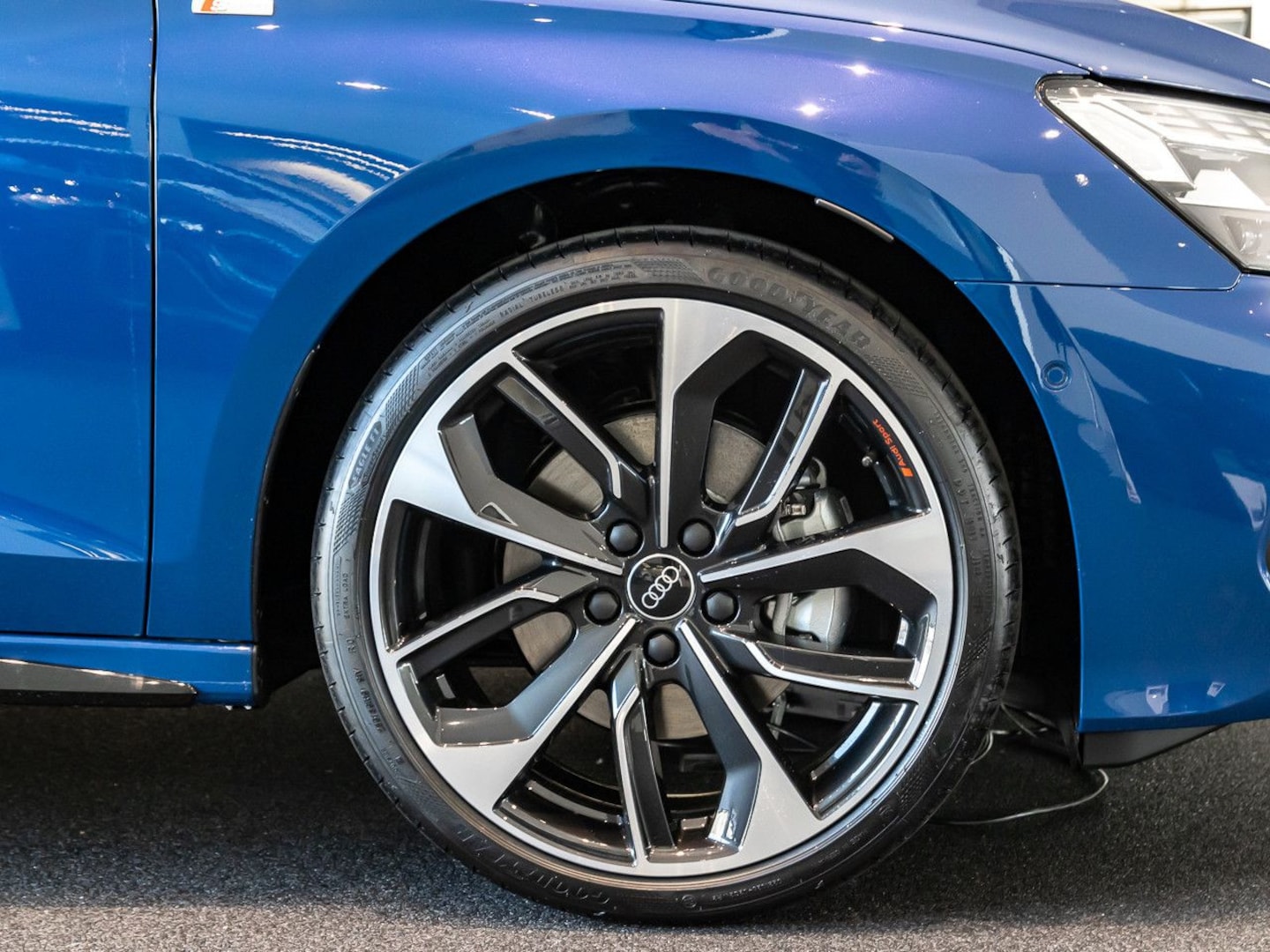 Bild über Audi A3 Sportback S line 35 TFSI S tronic - für weitere Informationen kontaktieren Sie den Audi Partner