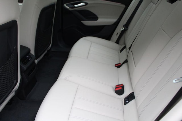 2025 Audi A6 Sportback e-tron Premium - Photo 18